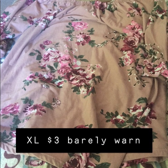 Clothes - Picture 4 of 16